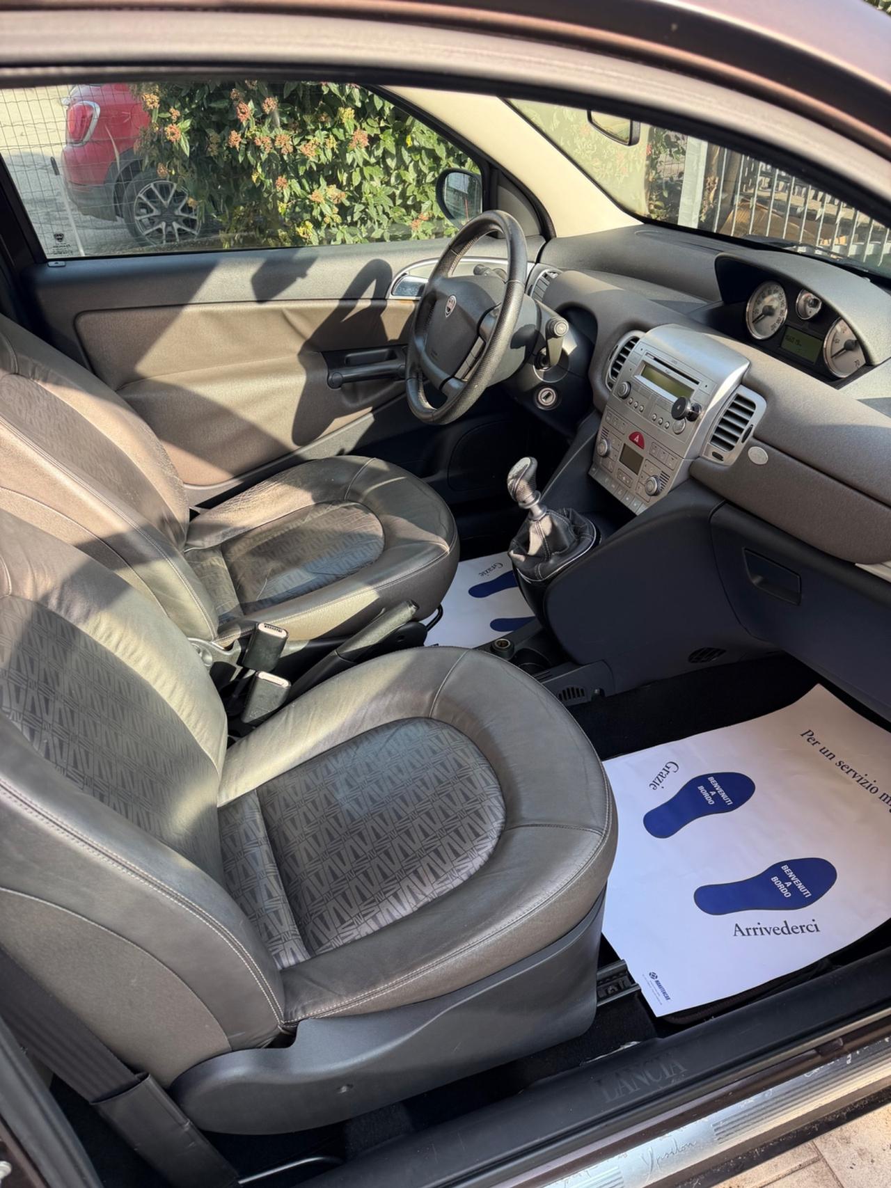 Lancia Ypsilon 1.2 Versus