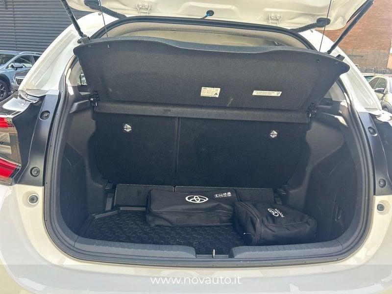 Toyota Yaris Hybrid Trend MY22