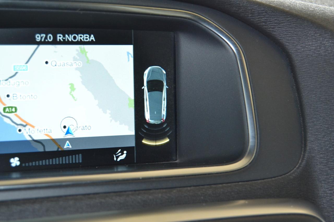 Volvo V40 D2 1.6 R-Design UniPro/Navi/Xenon/Cruse/Pelle