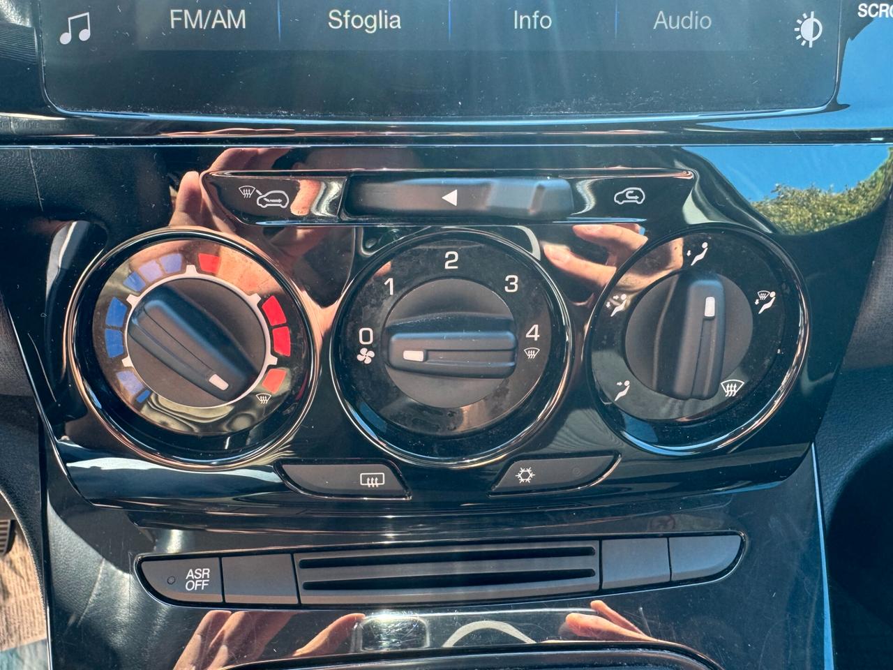 Lancia Ypsilon hybrid Gold