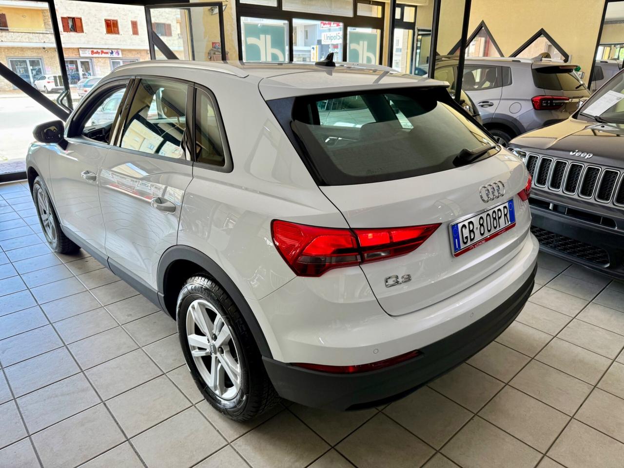 Audi Q3 35 TDI S tronic Business