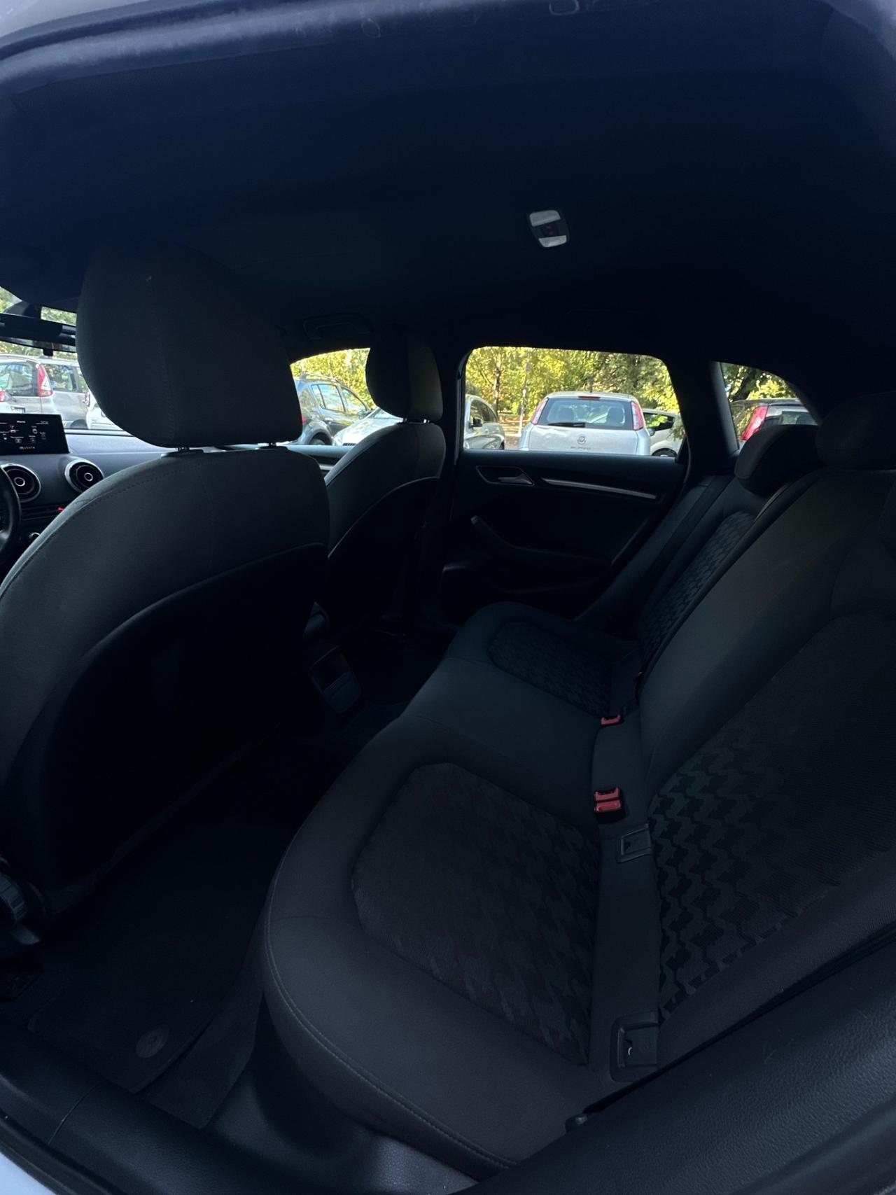 Audi A3 SPB 1.6 TDI clean diesel quattro edition