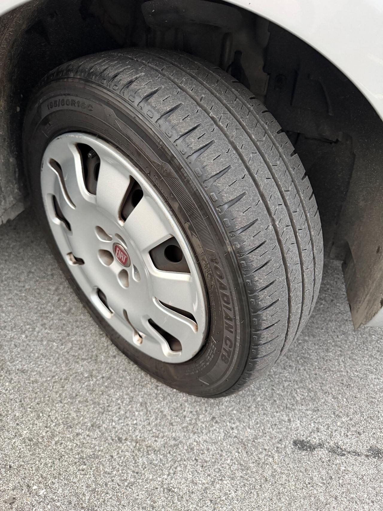 Fiat Doblo Doblò 1.6 MJT 105CV 5 POSTI - NEOPATENTATI