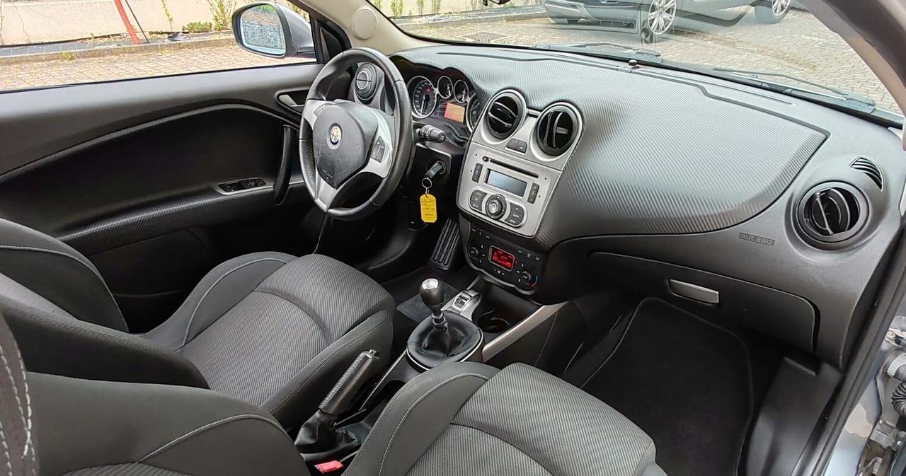 Alfa Romeo MiTo 1.6 JTDm-2 S&S Distinctive Sport Pack