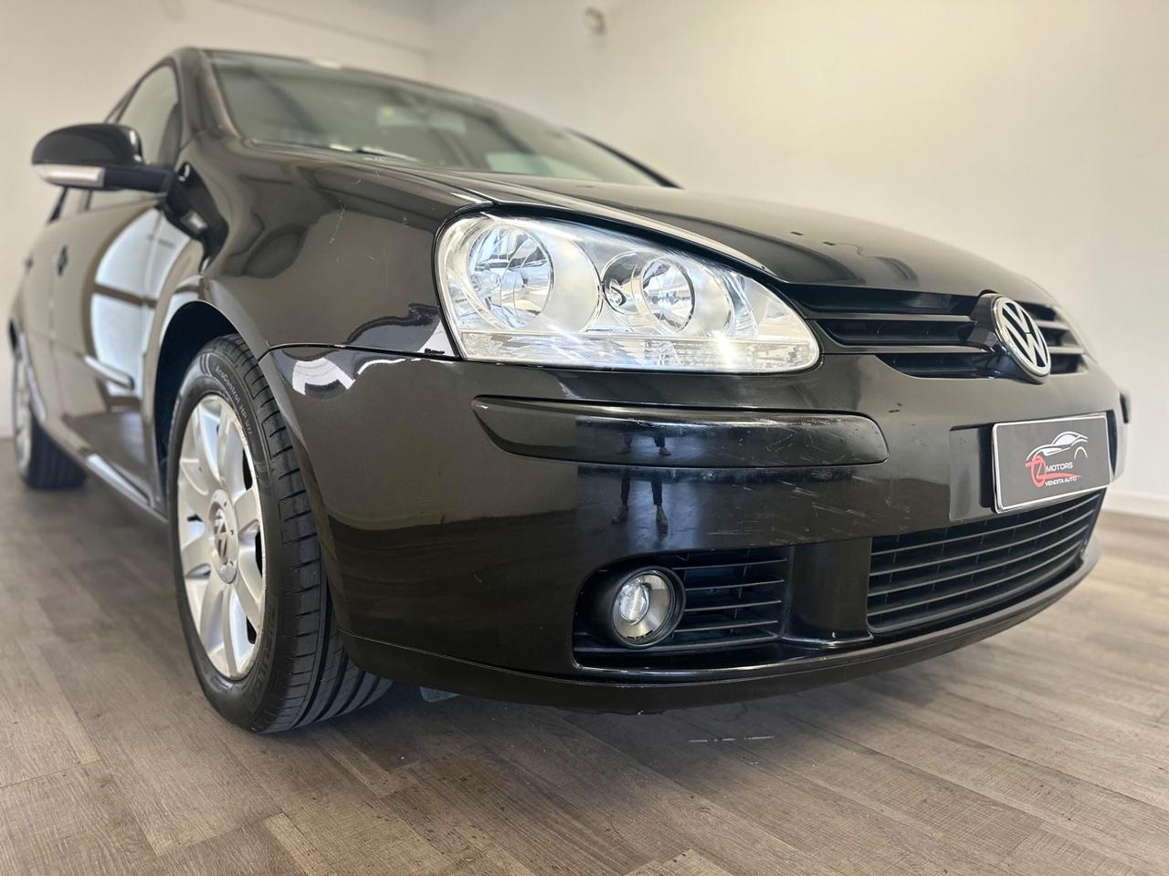 Volkswagen Golf 1.6 16V FSI 5p. Sportline NEOPATENTATI