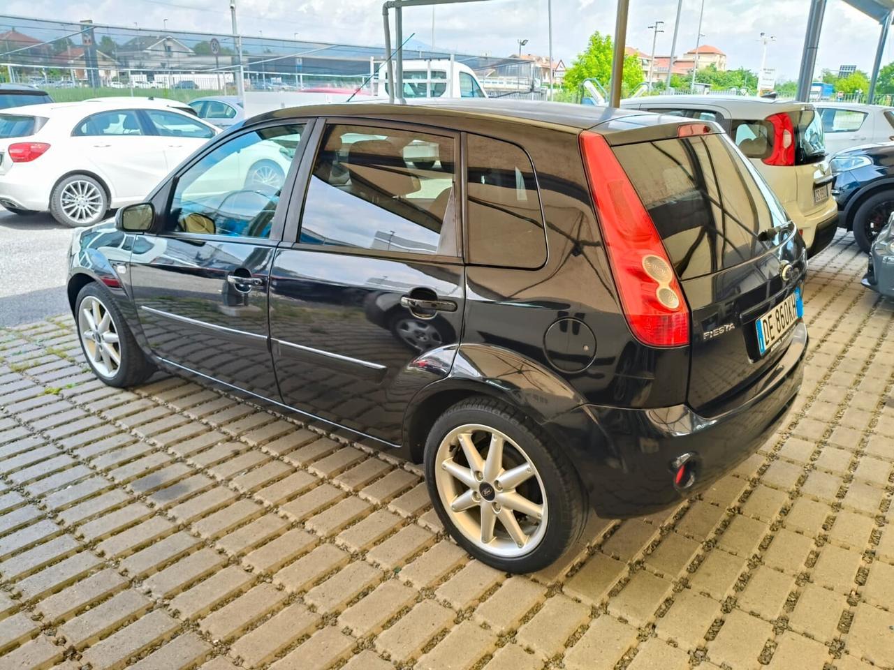 Ford Fiesta 1.4 TDCi 5p. Ghia