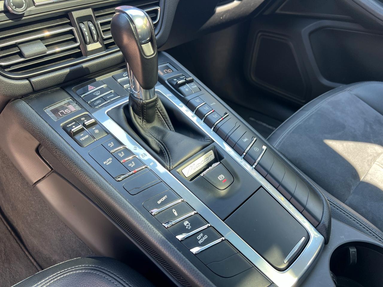 Porsche Macan 2.0 245cv Tetto PASM 111 Controlli Porsche Service Porsche