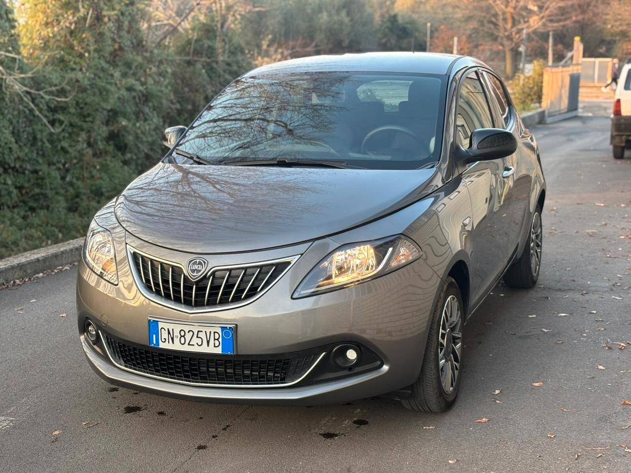 Lancia Ypsilon 1.0 FireFly 5 porte S&S Hybrid Gold Plus