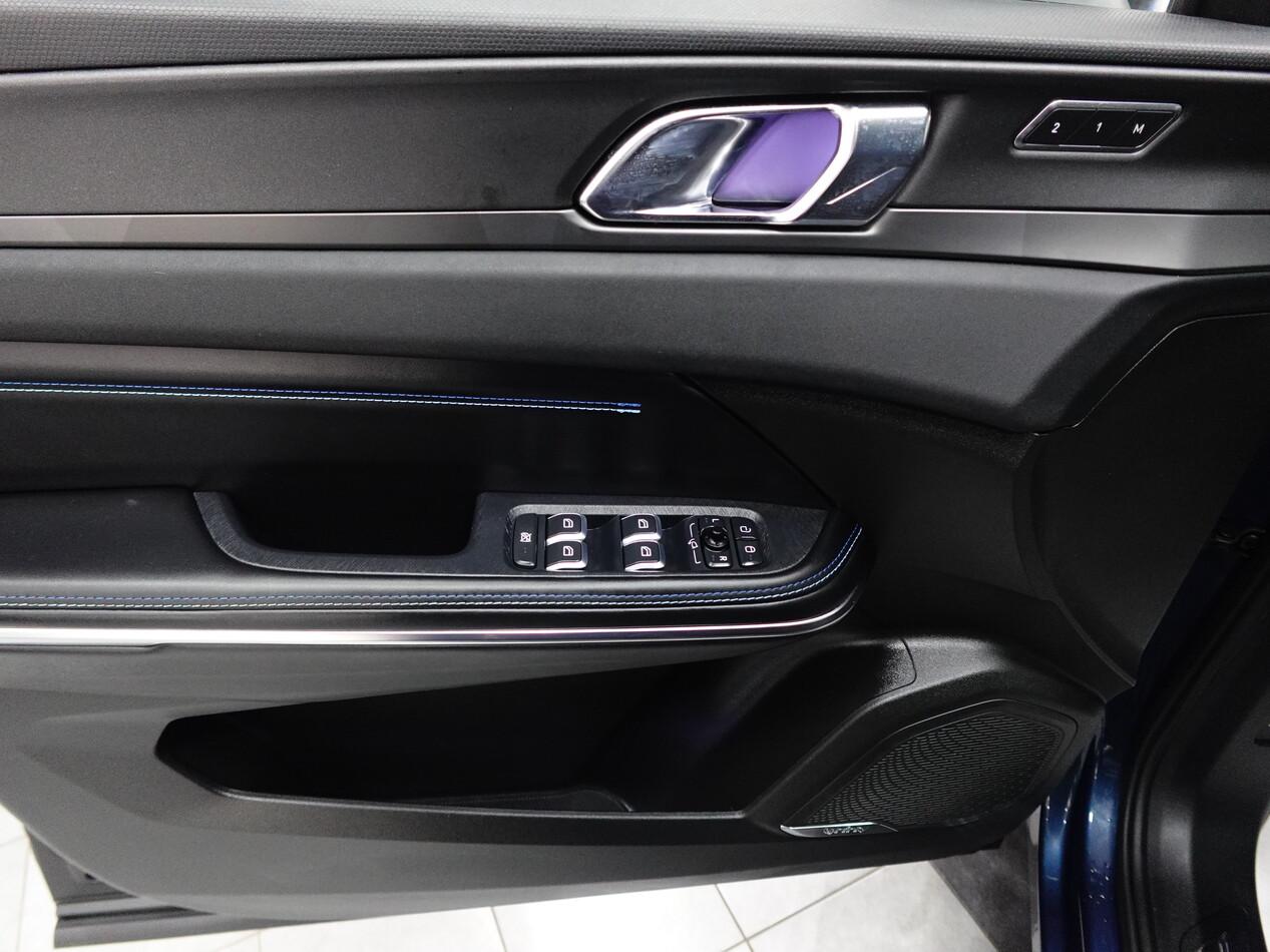 Lynk and Co 01 1.5 BZ 261 CV PHEV 01