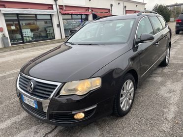 Volkswagen Passat 2.0 TDI . Highline €.2499