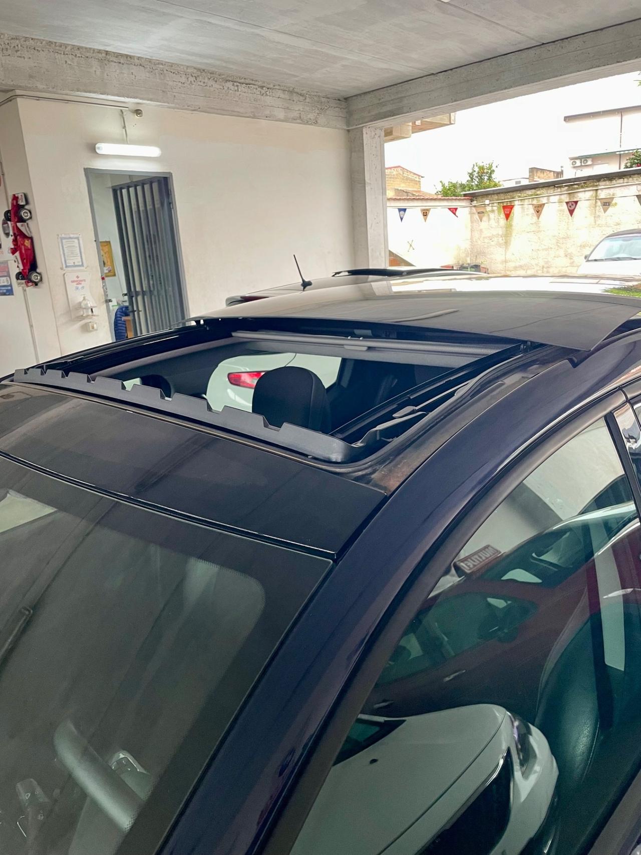 Lancia Ypsilon 1.2 69 CV 5 porte GPL Ecochic Unyca tetto nav sensori pelle