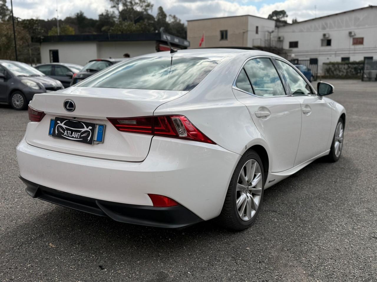 Lexus IS 300 Hybrid Luxury