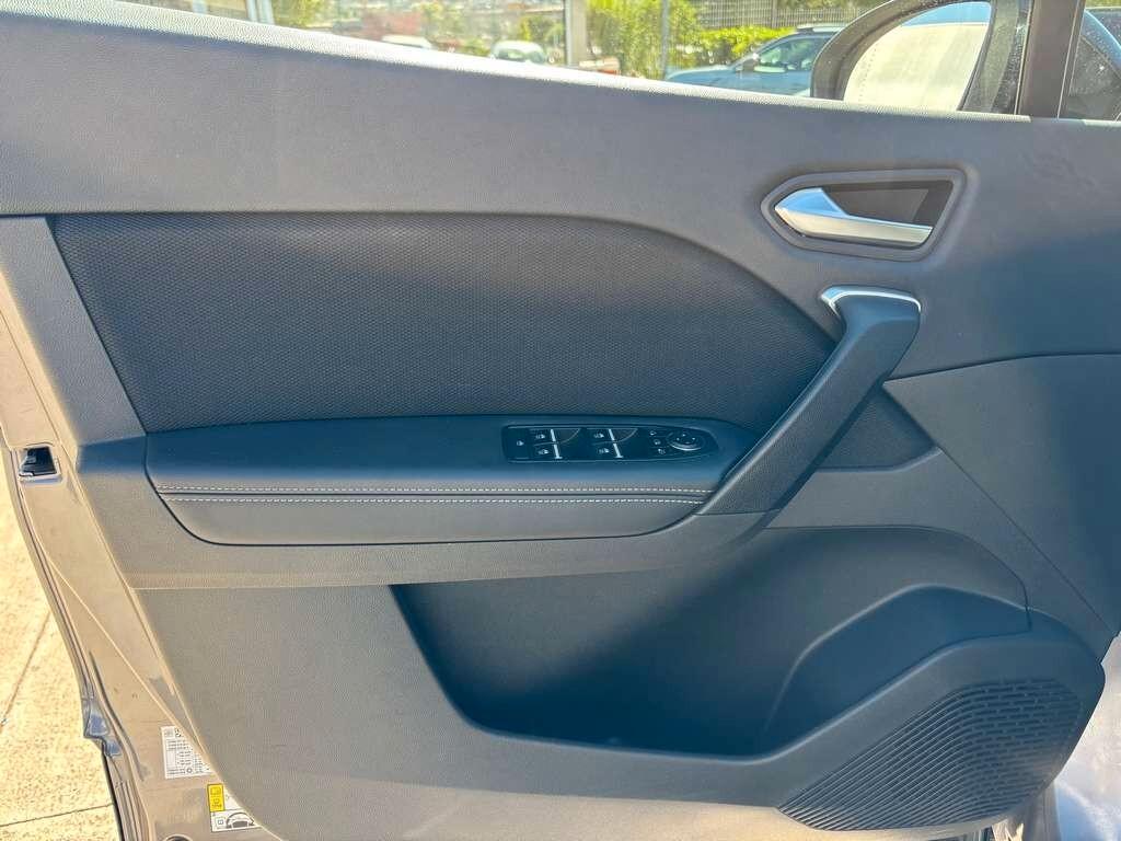 Renault Symbioz Full Hybrid E-Tech 145 CV Iconic 2025/ KM 24.000 IVA ESPOSTA Tua a solo 255 Euro al mese