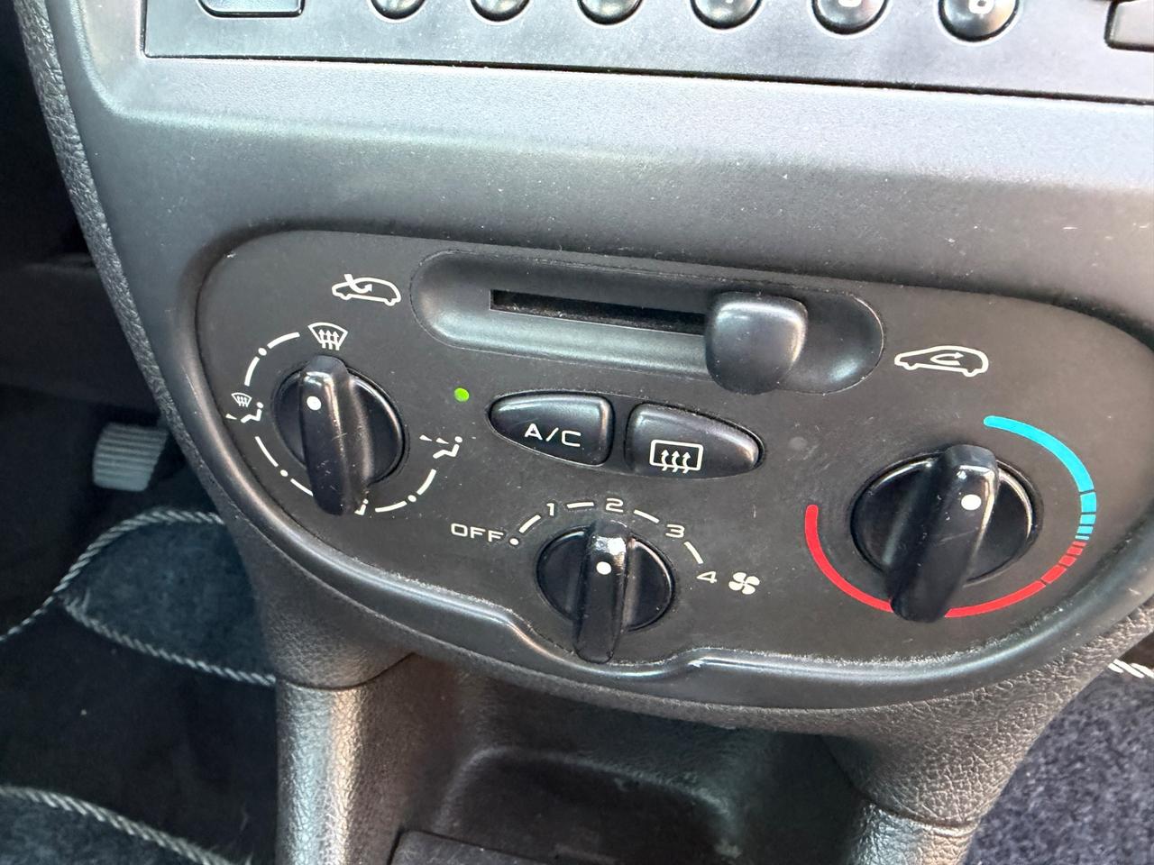 Peugeot 206 1.1 benzina clima neopatentati