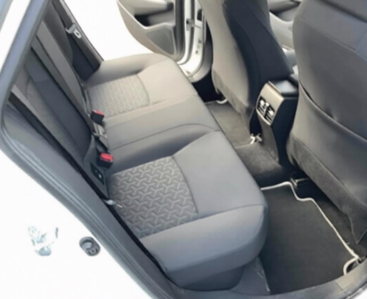 Toyota Corolla Touring Sports 1.8 Hybrid Business Tech