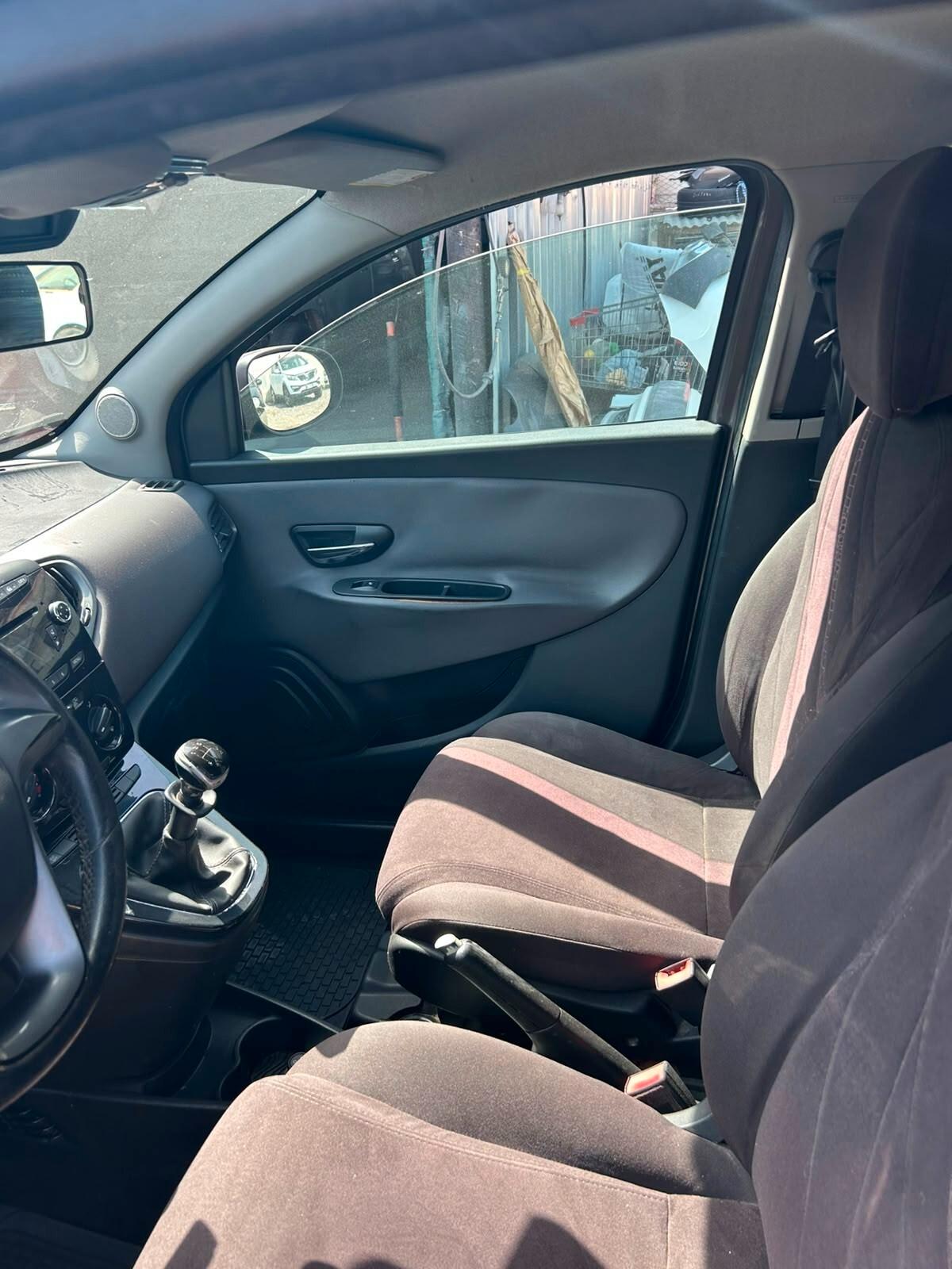 Lancia Ypsilon 1.2 69 CV Unyca VISTA E PIACIUTA