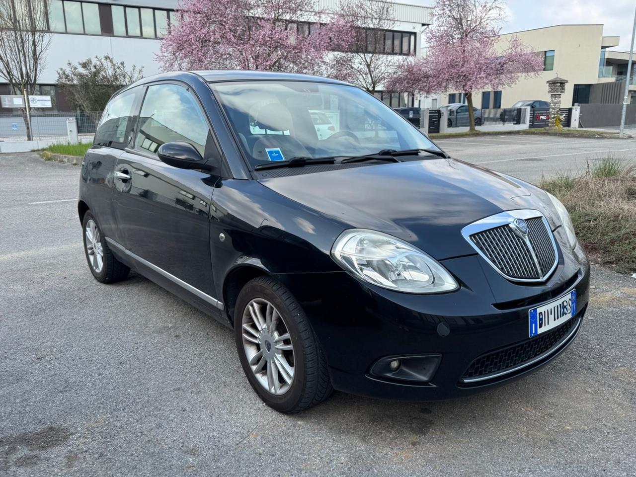 Lancia Ypsilon 1.4 NEOPAT. LEGGERE BENE