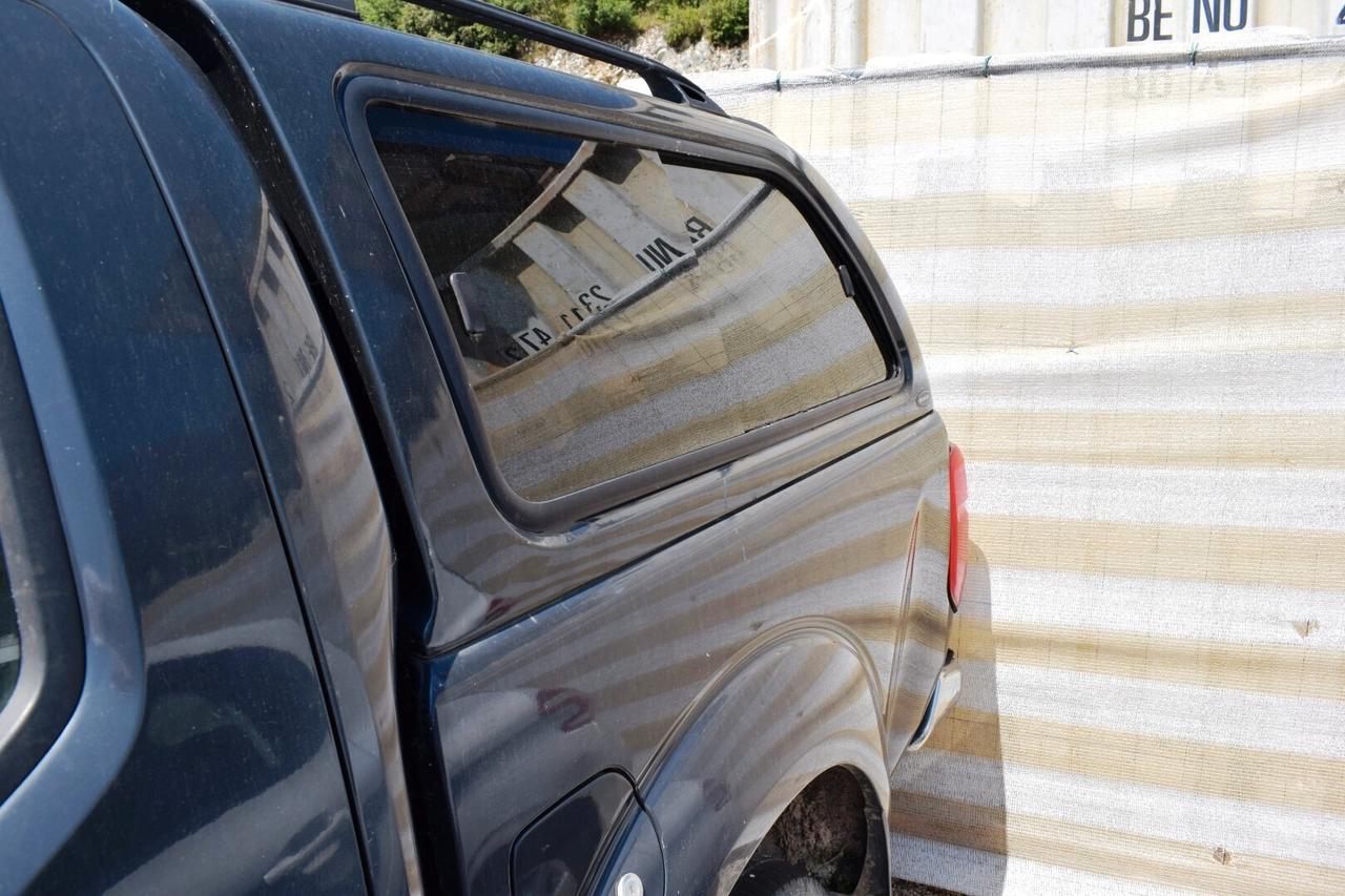 Nissan Navara 2.5dCi 174cv Doppia Cabina Sport Pick-up 4WD DA RIPARARE