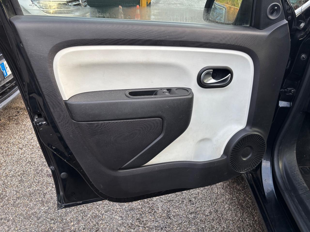 Renault Twingo 1.0 Live 5 porte OK NEOPATENTATI