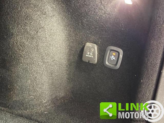 VOLVO V60 D3 Geartronic R-design - IVA -FULL- GANCIO -24MESI