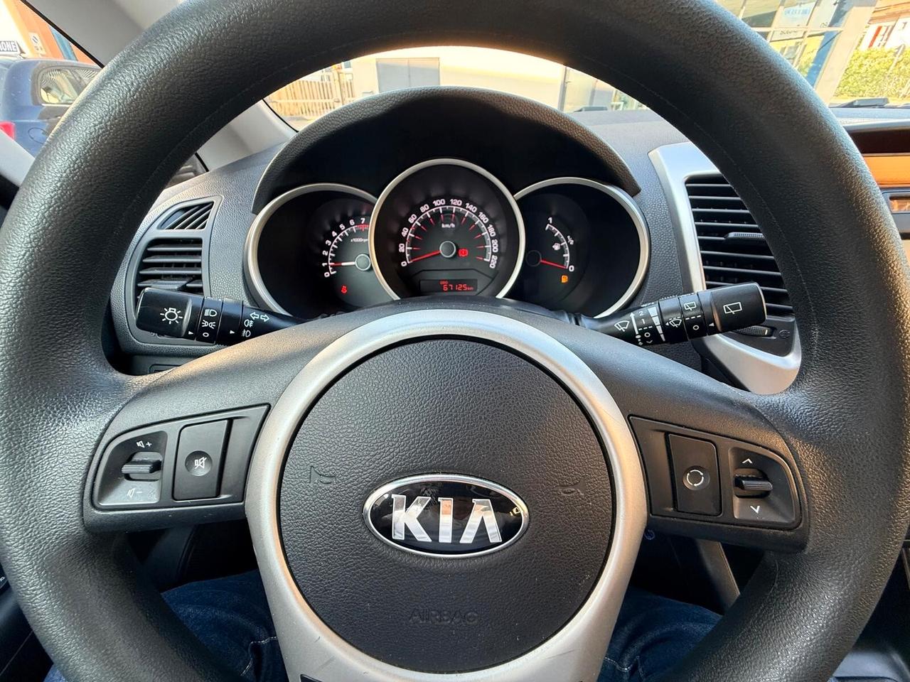 Kia Venga 1.4 CVVT Cool Move&Style ***KM 67.000!!!)