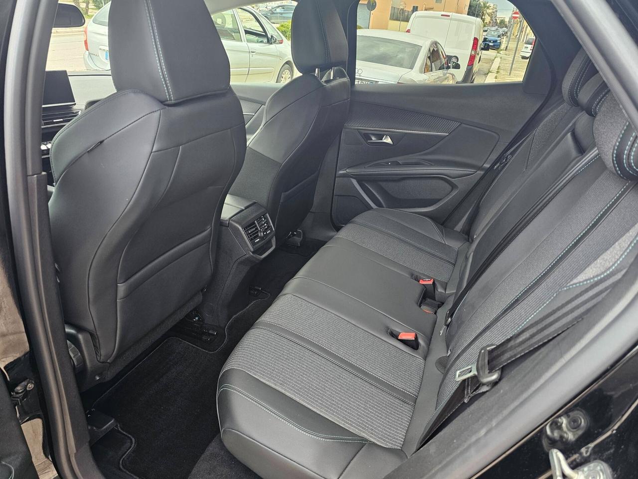 PEUGEOT 3008 1.5 BLUEHDI 131CV EAT8 ALLURE