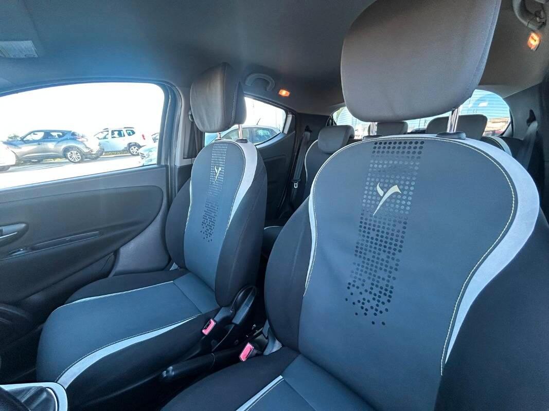 Lancia Ypsilon 1.2 8v Silver c clima 69cv