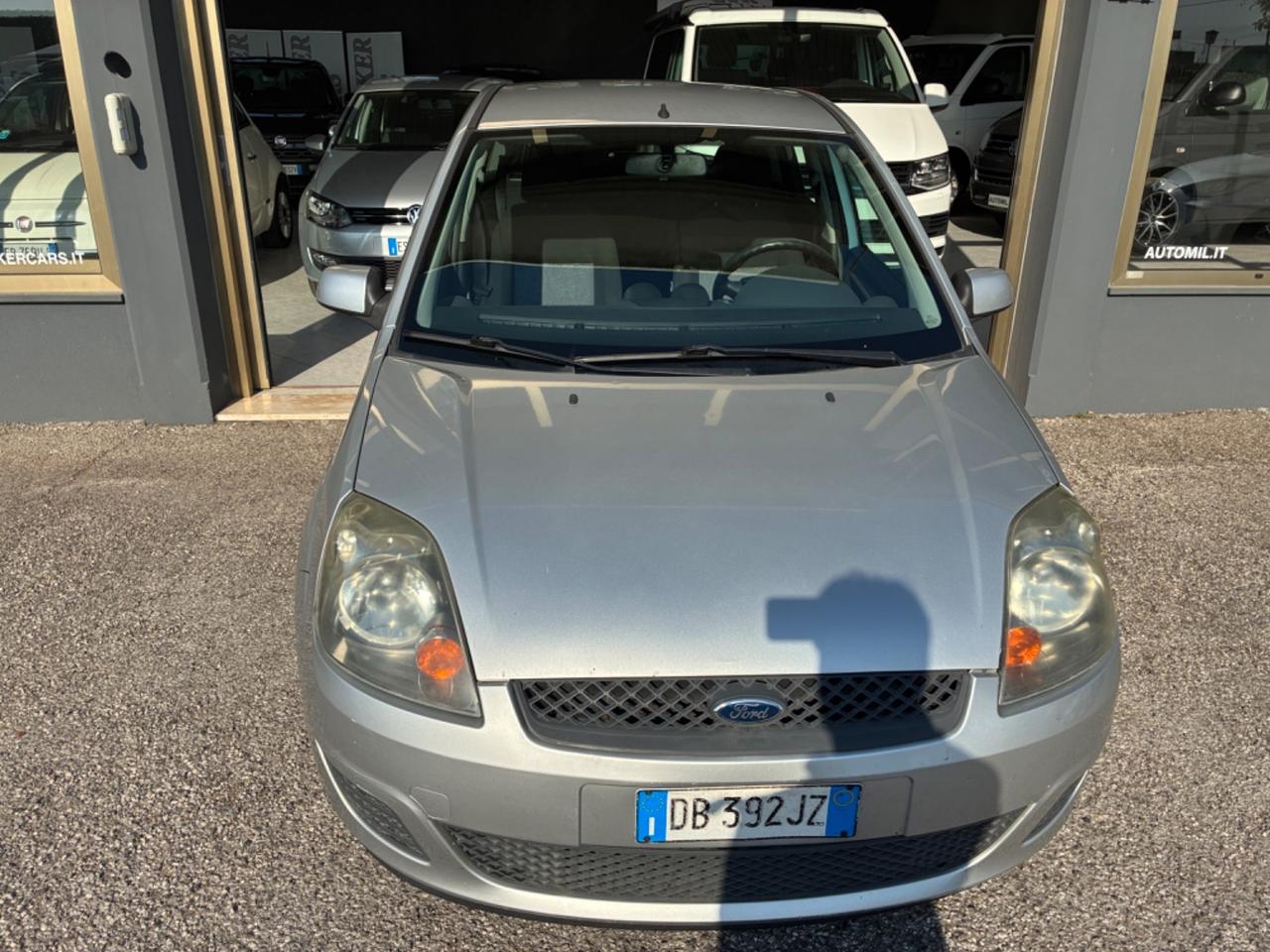 Ford Fiesta 1.4 TDCi Ghia - 5 porte