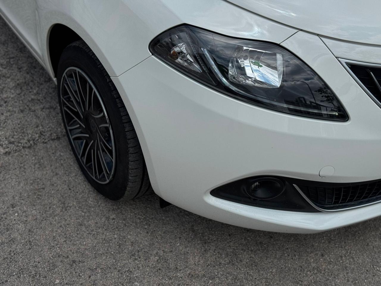 Lancia Ypsilon 1.0 FireFly 5 porte S&S Hybrid Gold