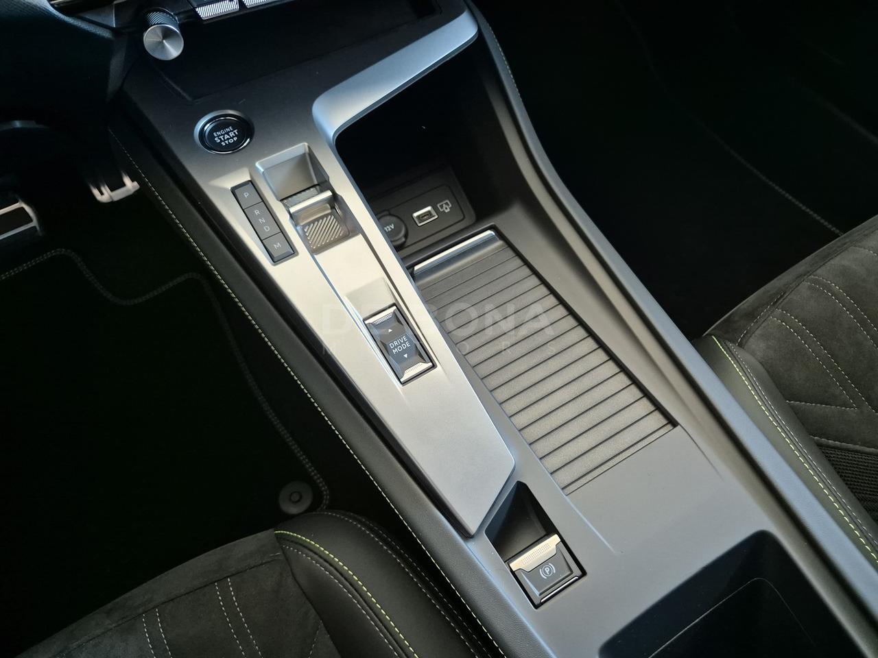 Peugeot 408 1.2 hybrid gt 145cv e-dsc6