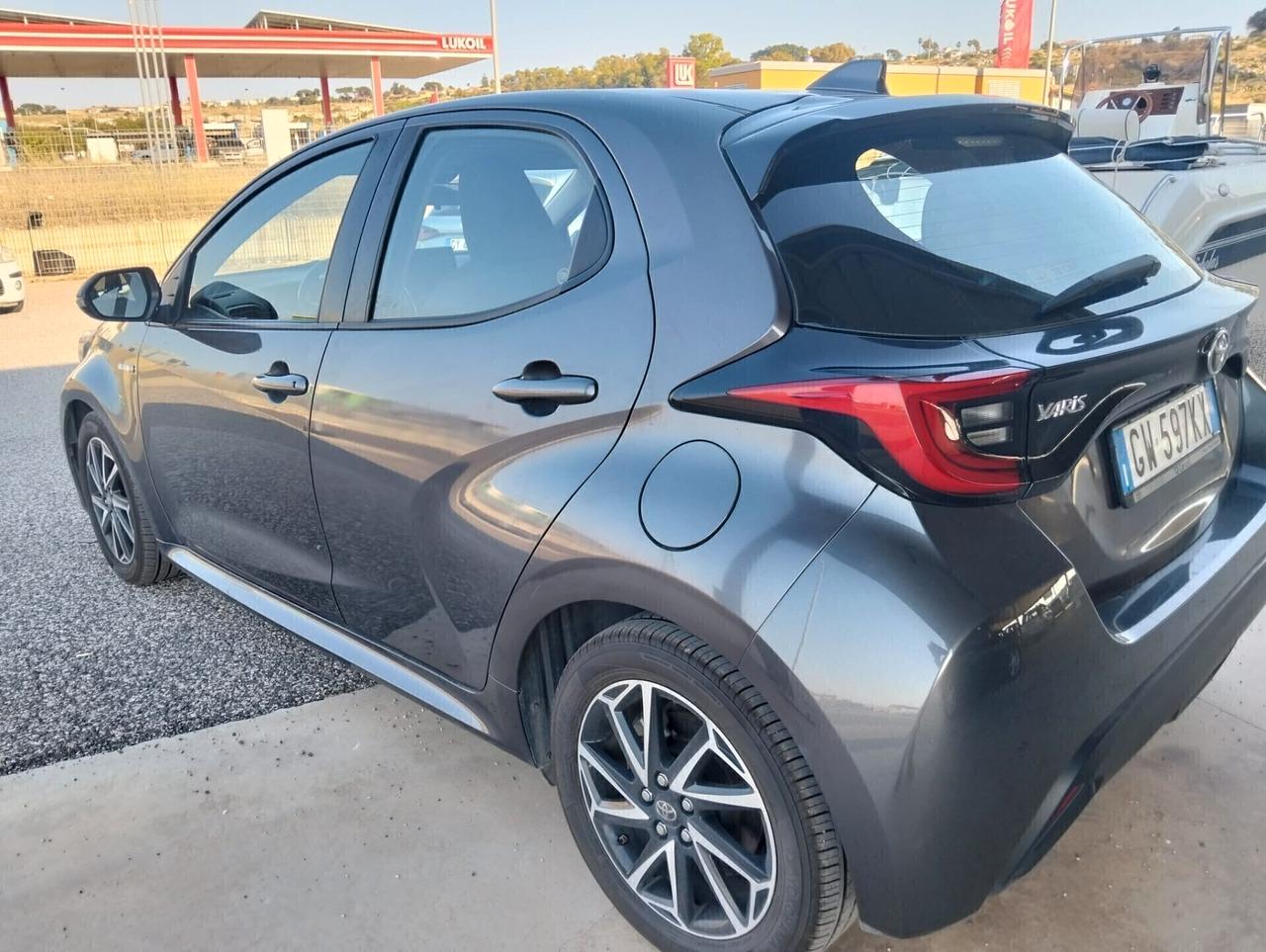 Toyota Yaris 1.5 Hybrid 5P Lounge - 2020