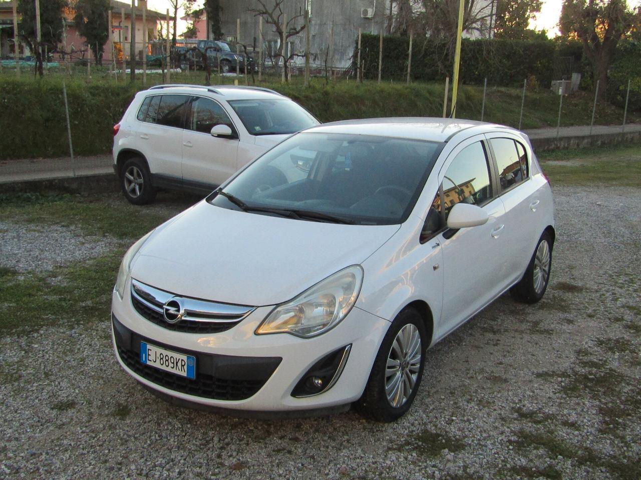 Opel Corsa 1.2 bz 16V 5 p. frizione nuova
