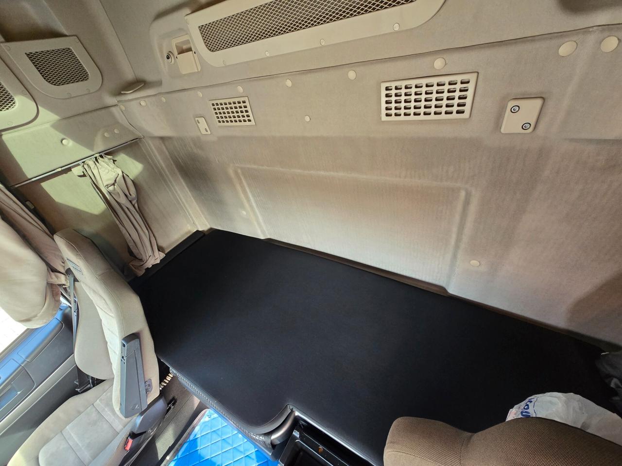 IVECO STRALIS HI-WAY 460 2017