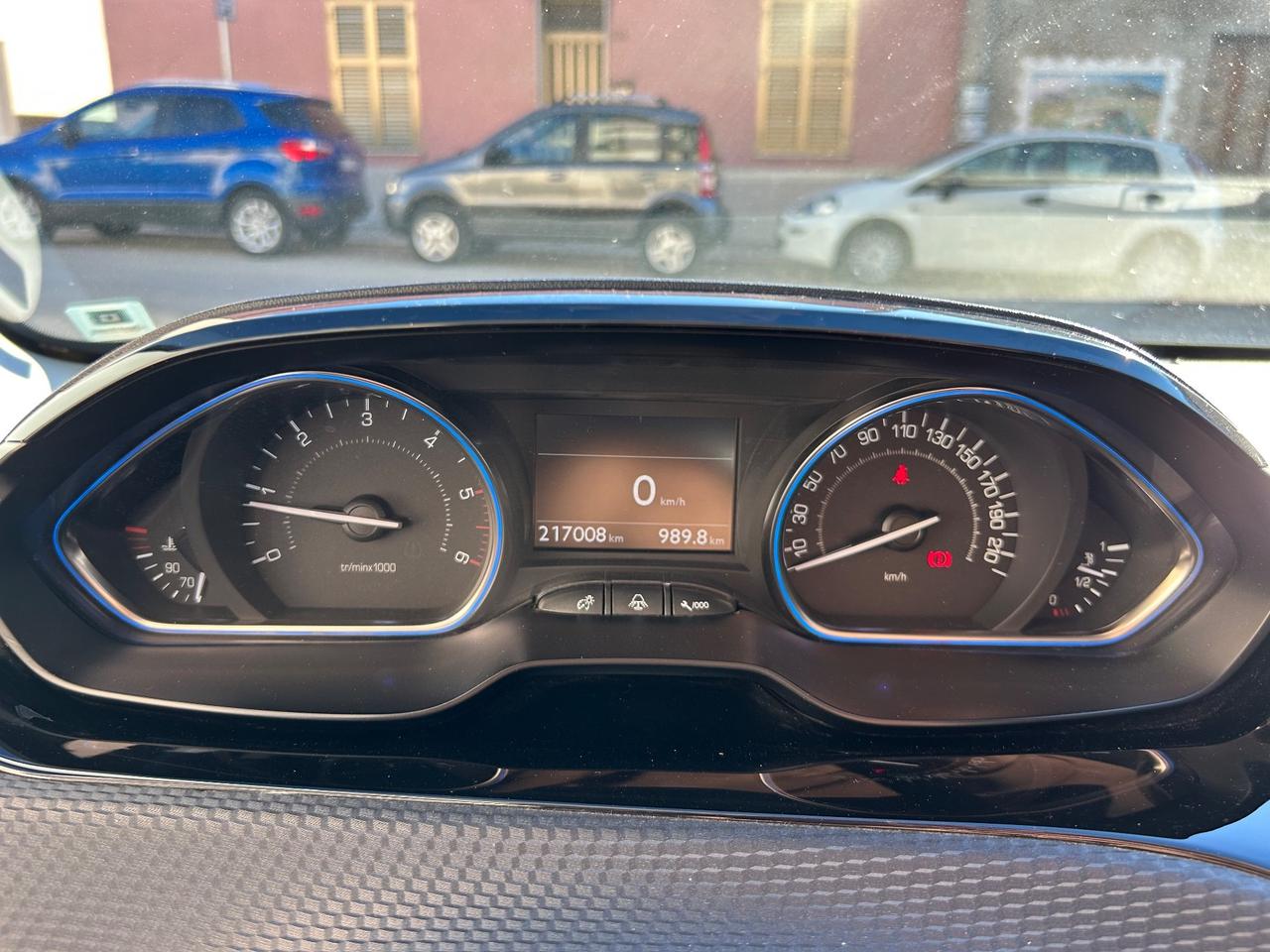 Peugeot 2008 BlueHDi 100 S&S Black Matt