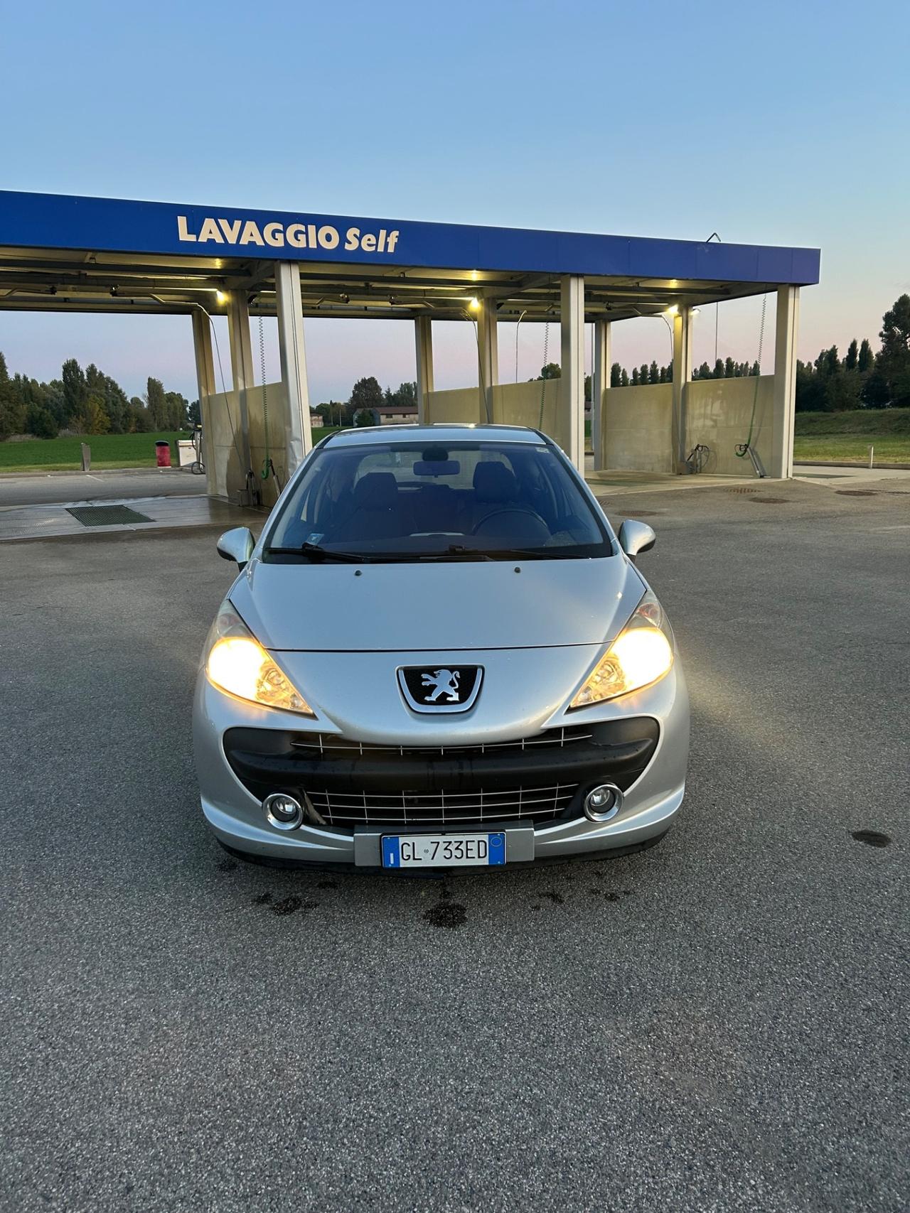 Peugeot 207 1.4 8V 75CV 5p. Active