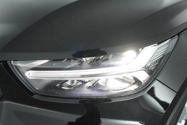 VOLVO XC40 XC40 B4 AWD Geartronic Momentum