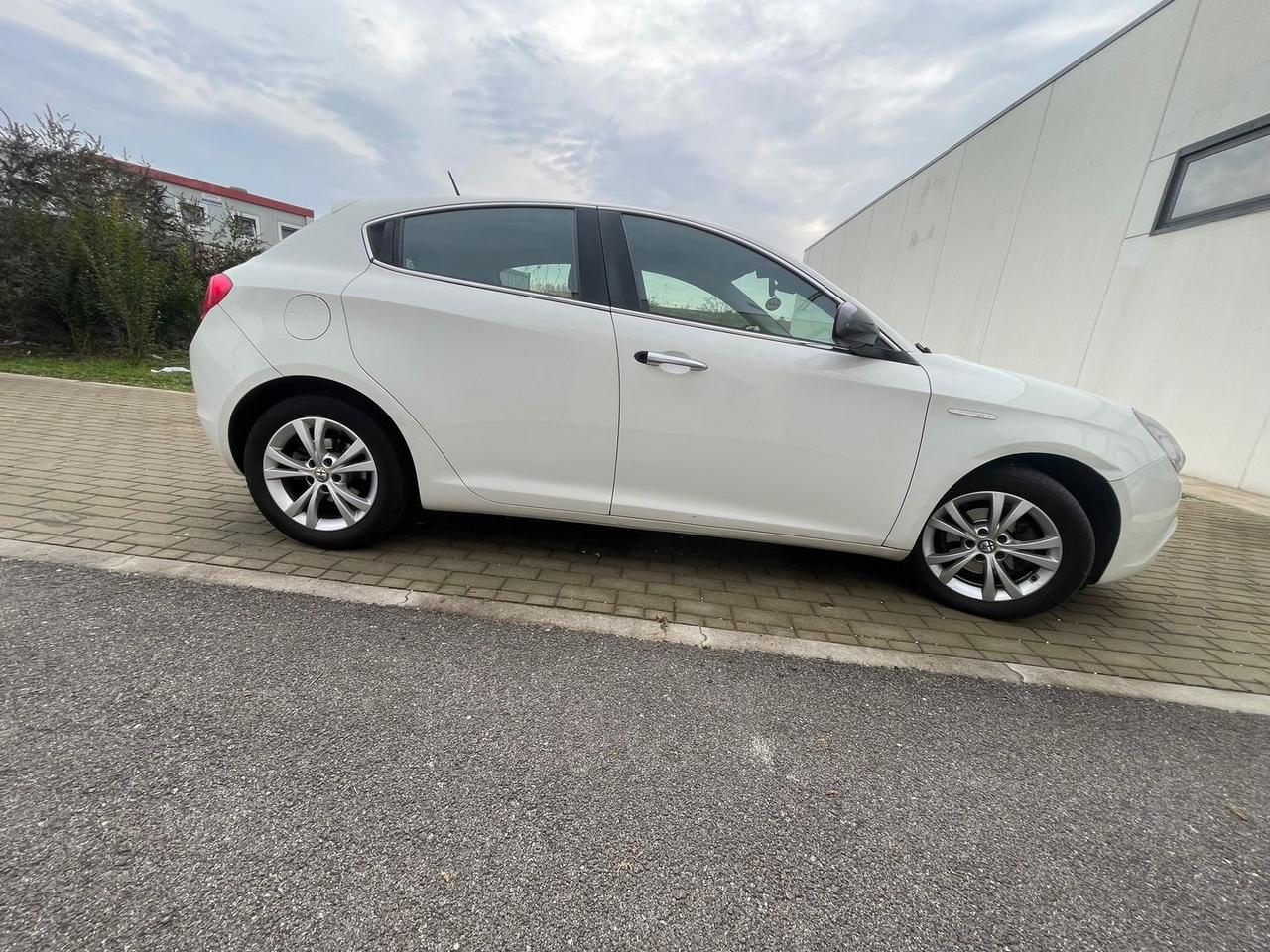 Alfa Romeo Giulietta Distinctive 1.6 JTDM 16V