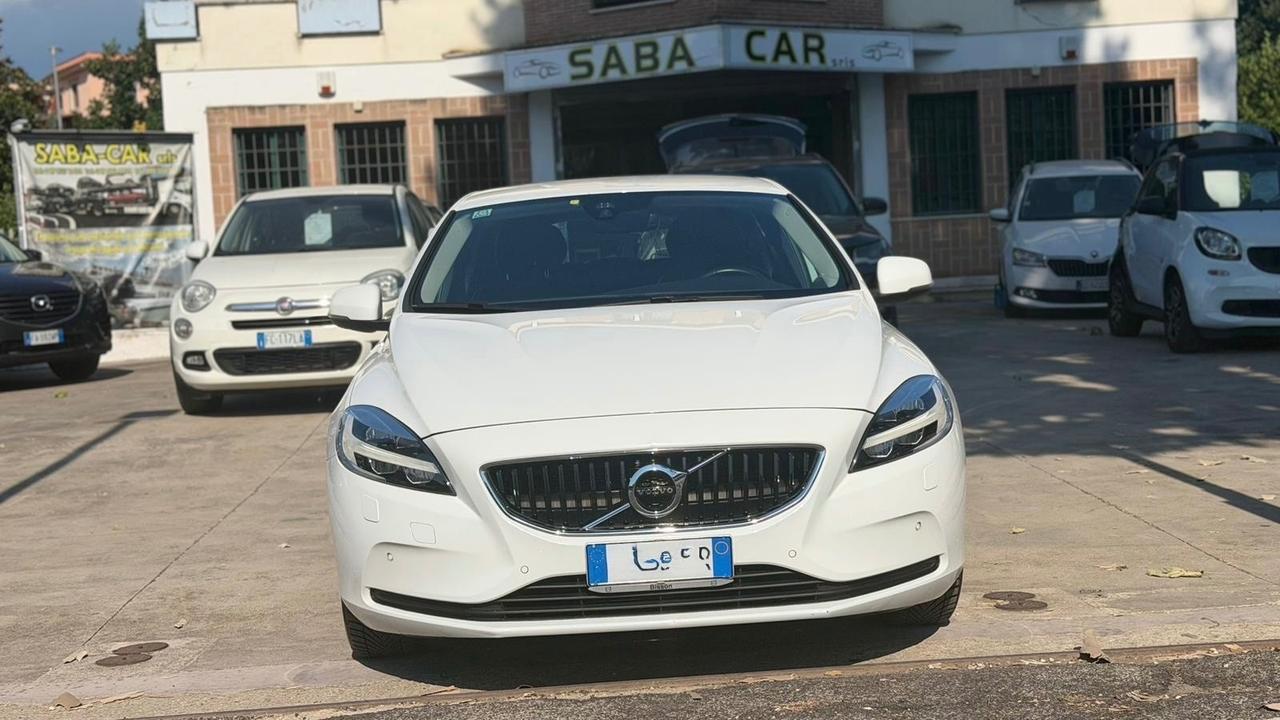 Volvo V40 D2 R-design