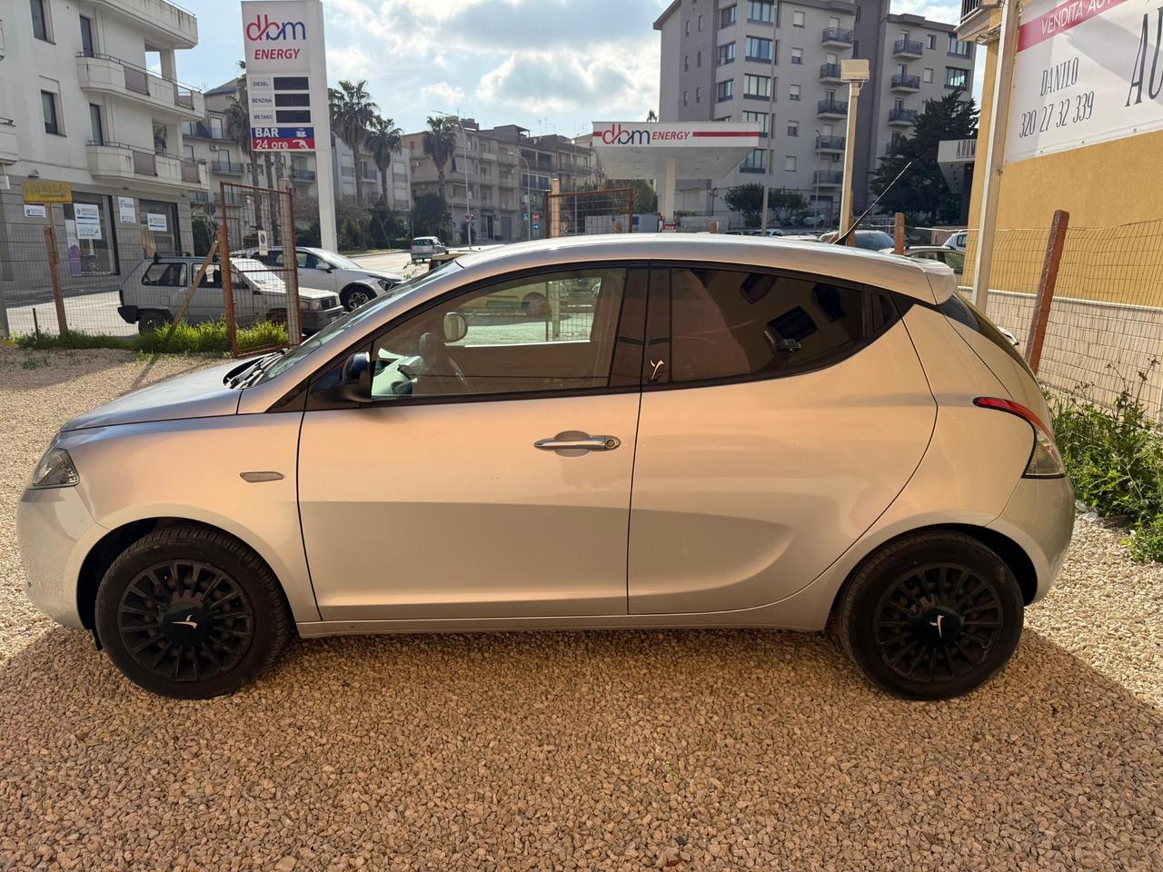 Lancia Ypsilon 1.2 69 CV 5 porte S&S Silver