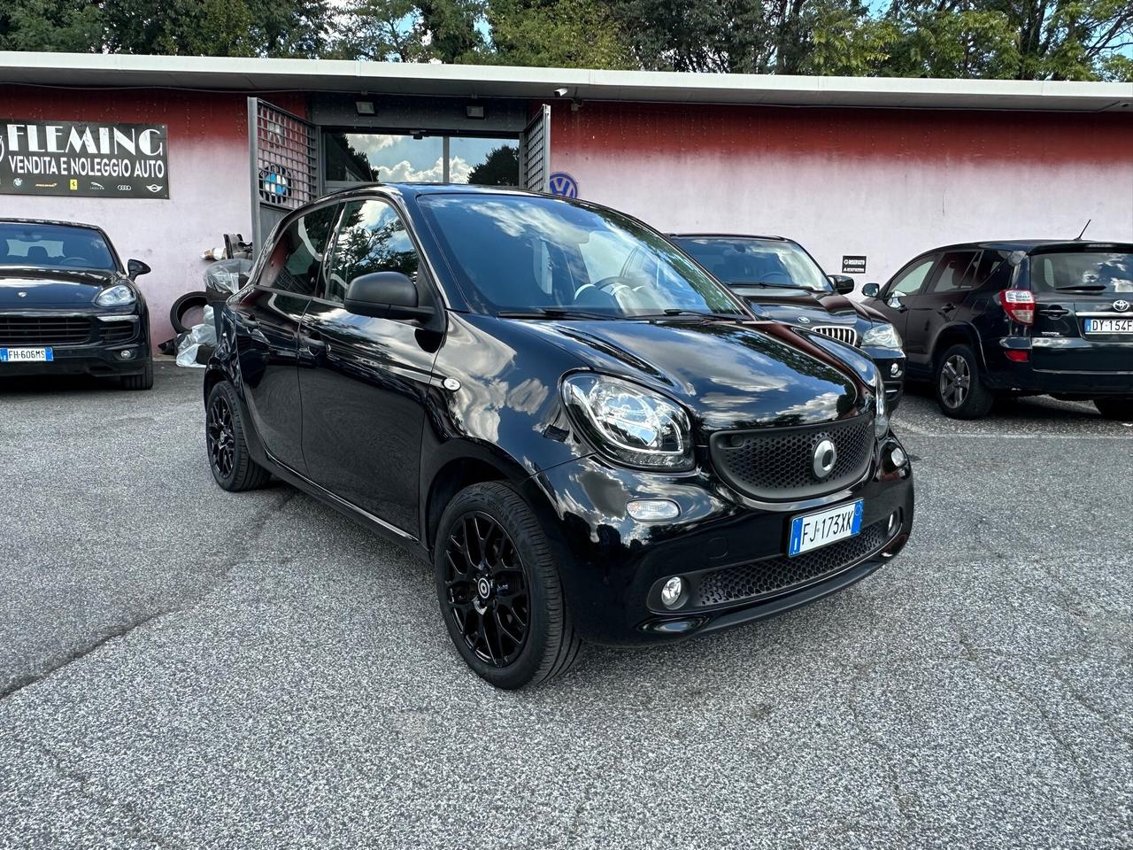 Smart ForFour 70 1.0 twinamic NIGHT EDITION NESSUN OBBLIGO FINANZIARIO PERMUTE GARANZIA