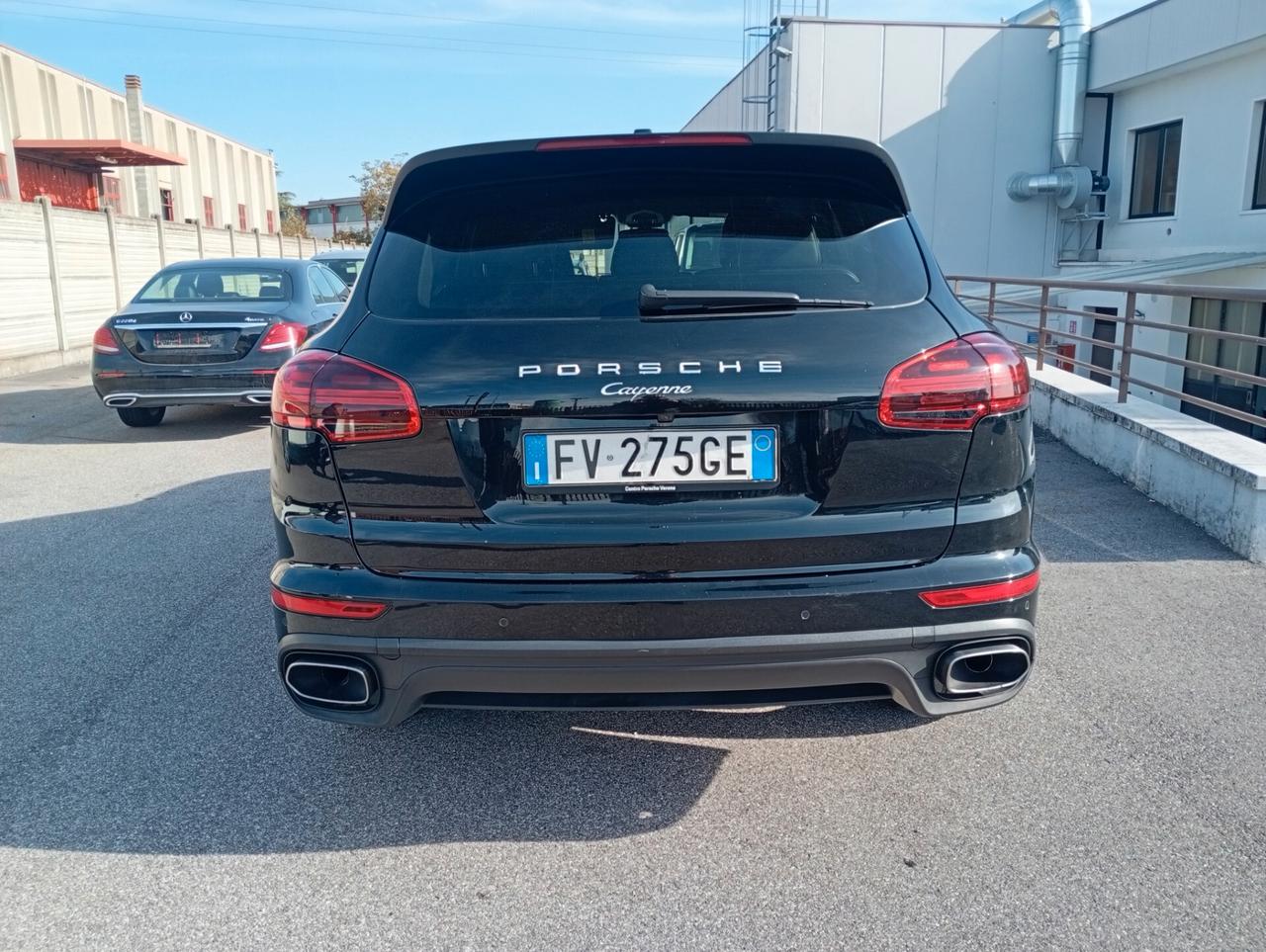 Porsche Cayenne 3.0 Diesel GANCIO TRAINO