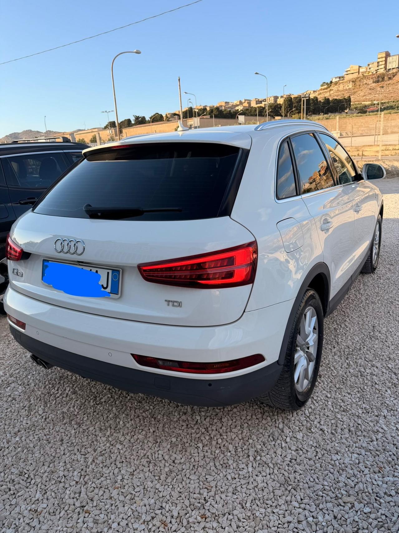 Audi Q3 2.0 TDI 150 CV anno 2016 con gancio traino