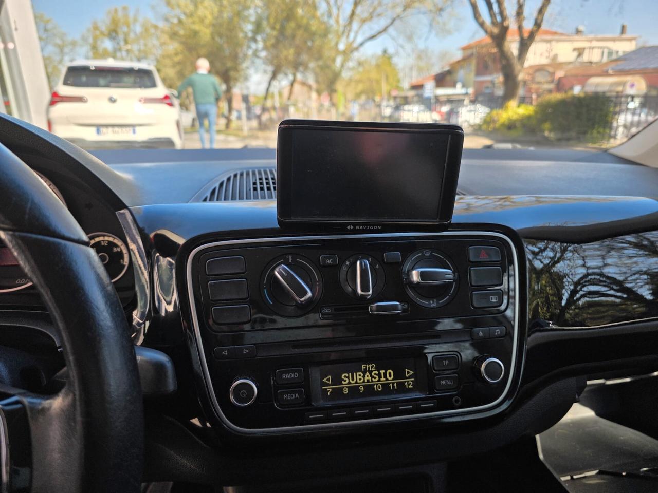 Volkswagen up! 1.0 75 CV 5p. high