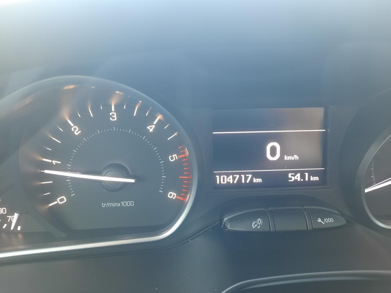 Peugeot 208 BlueHDi 100 S&S 5 porte Allure