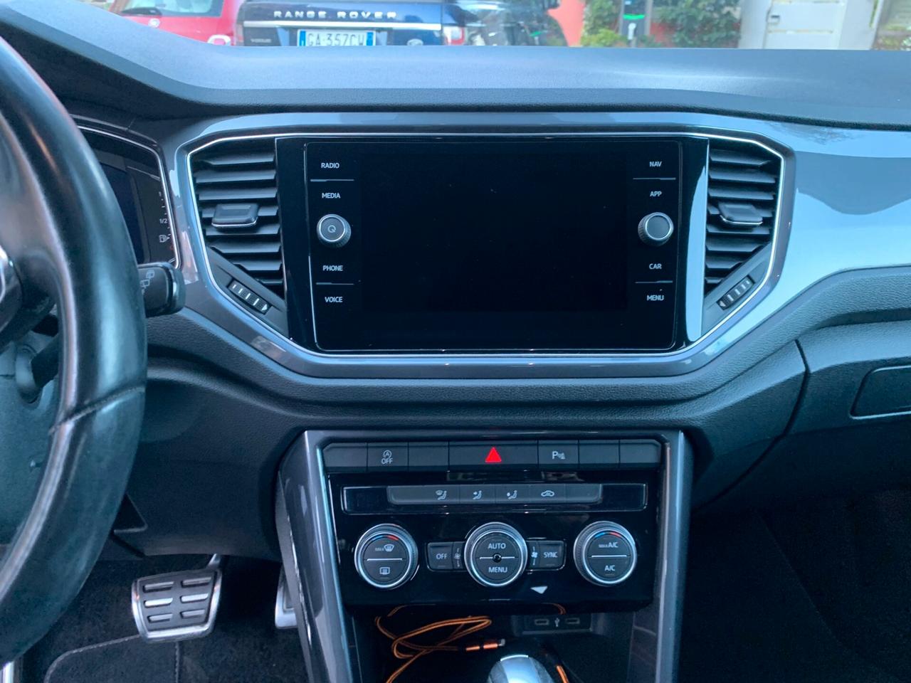 Volkswagen T-Roc 1.5 TSI ACT DSG Sport R-LINE