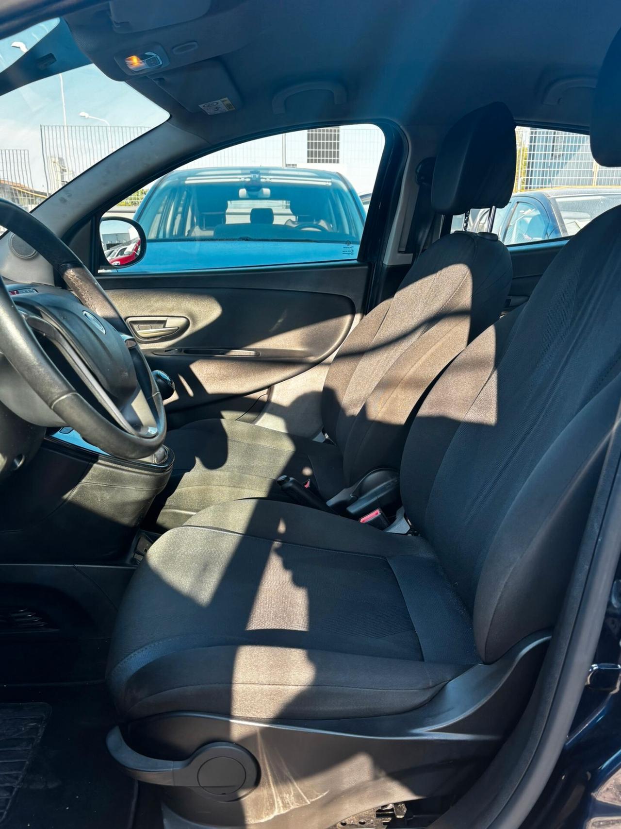 Lancia Ypsilon 1.0 FireFly 5 porte S&S Hybrid Ecochic Gold