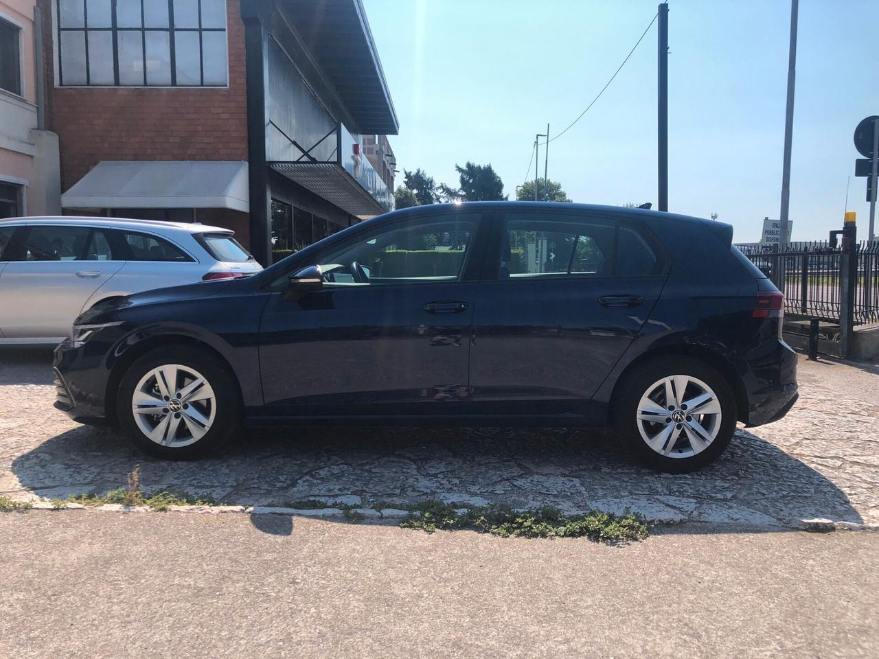 Volkswagen Golf 1.0 TSI EVO Life ADATTA A NEOPATENTATI