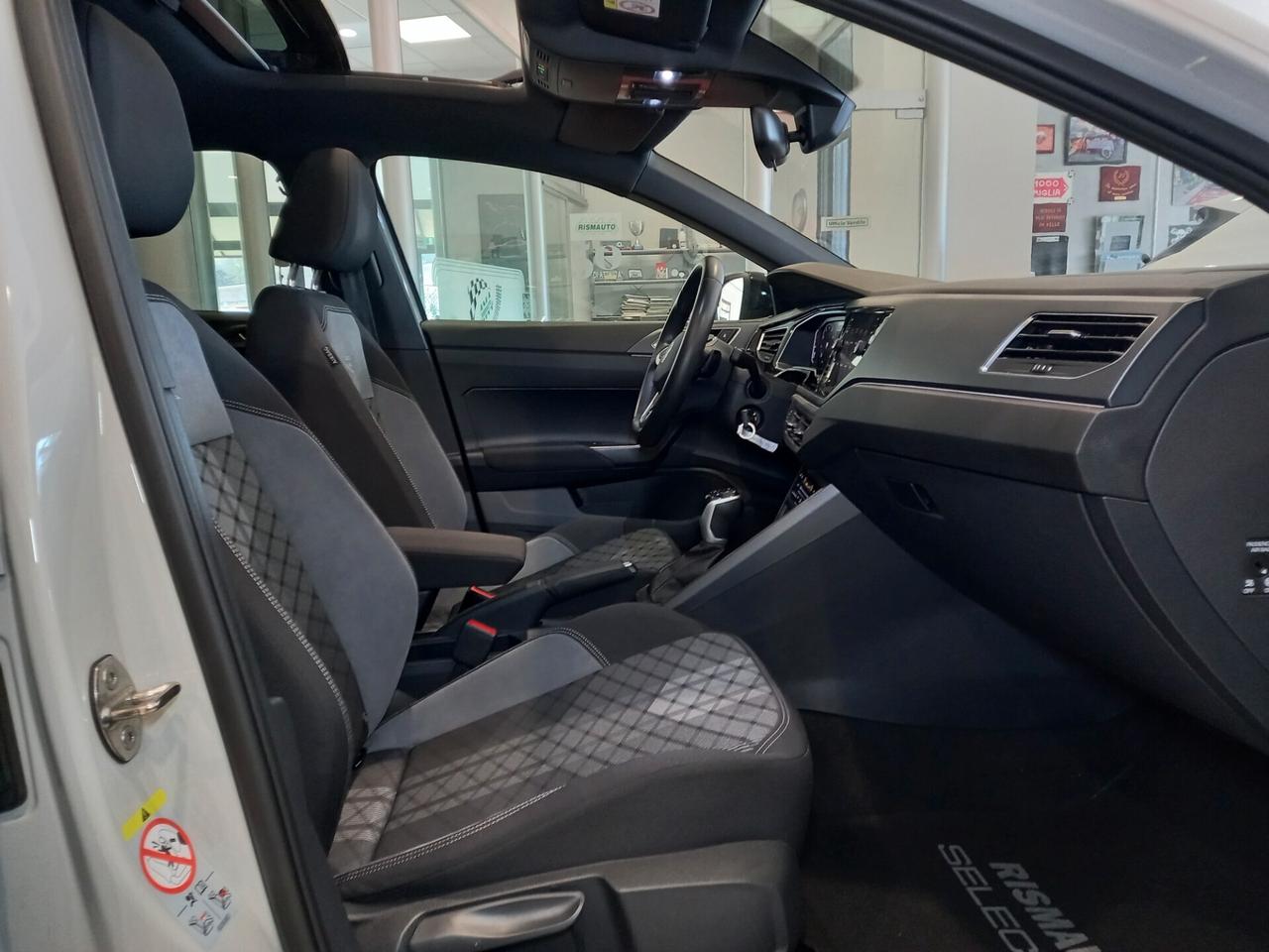 Volkswagen Taigo 1.0 TSI 110 CV DSG R-Line