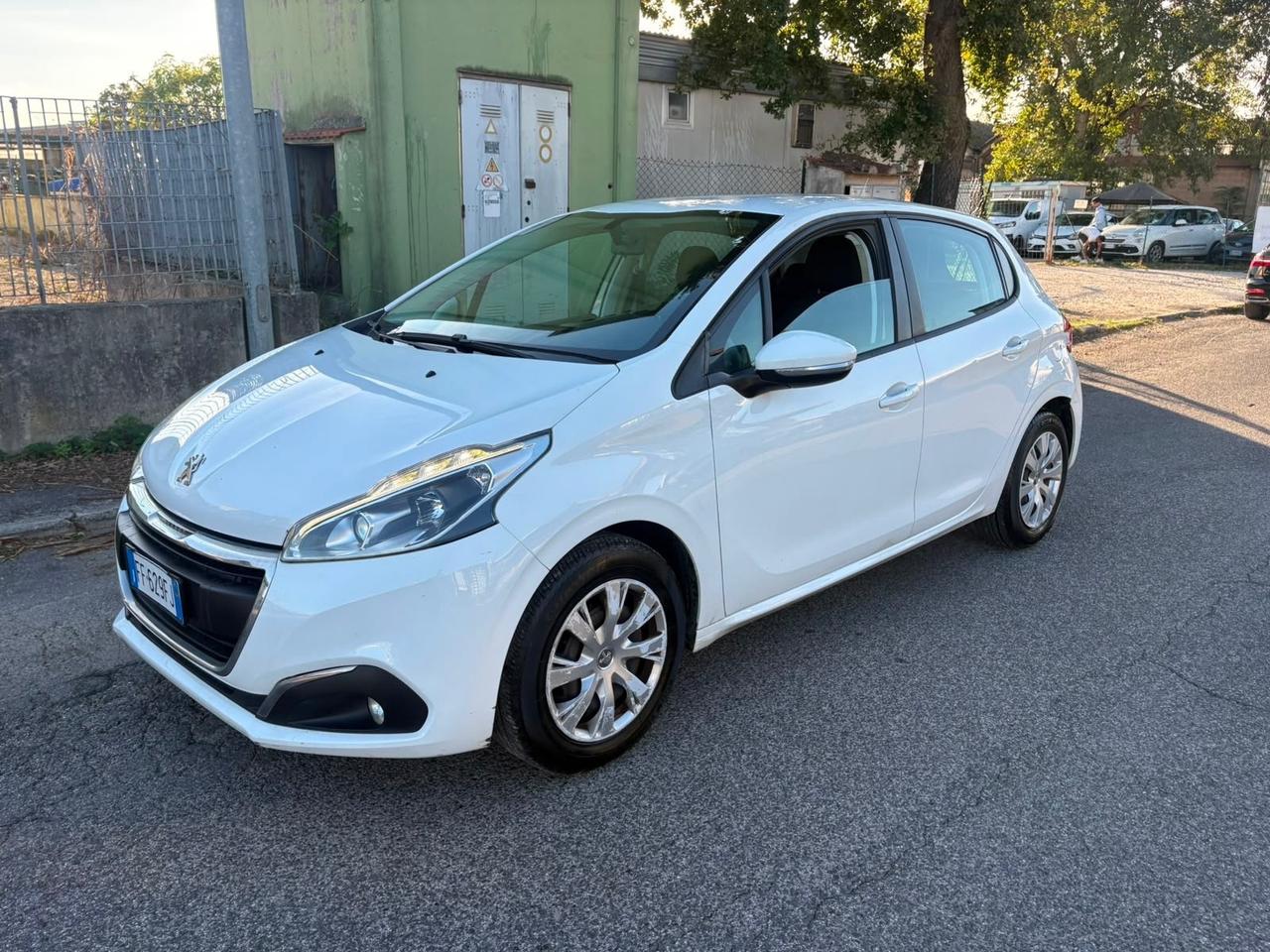 Peugeot 208 PureTech 82 5 porte Active 2017 167.000 KM