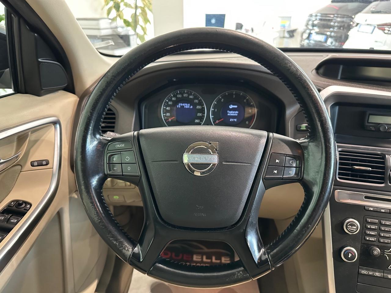 Volvo XC 60 2.4 D 175 CV FWD Geartronic Momentum